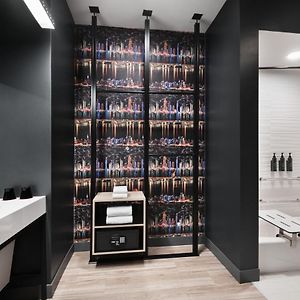 King Room Roll Shower Mobility Hearing Accessible